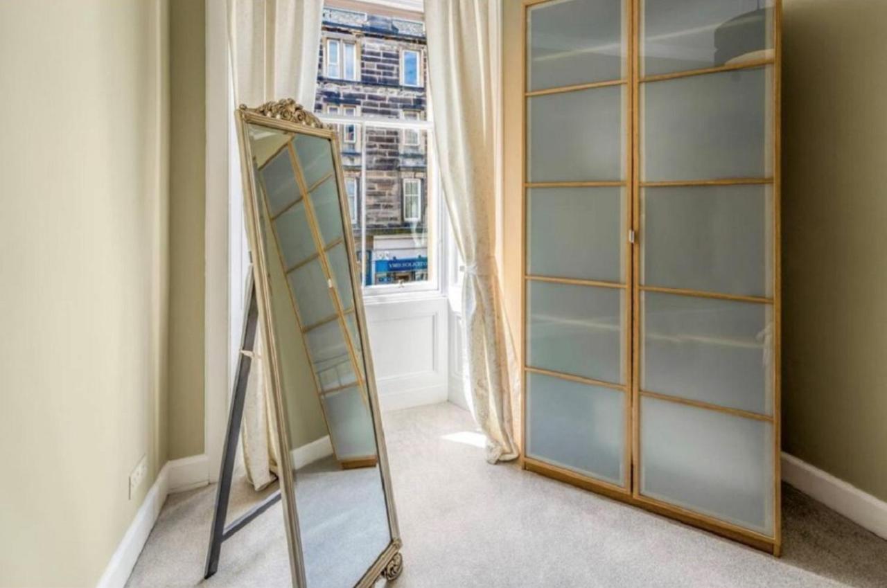 Spacious & Comfortable 3 Bedroom Apartment - Near City Centre - Free Parking Available - Sleeps Up To 5 Guests Edinburgh Exterior foto